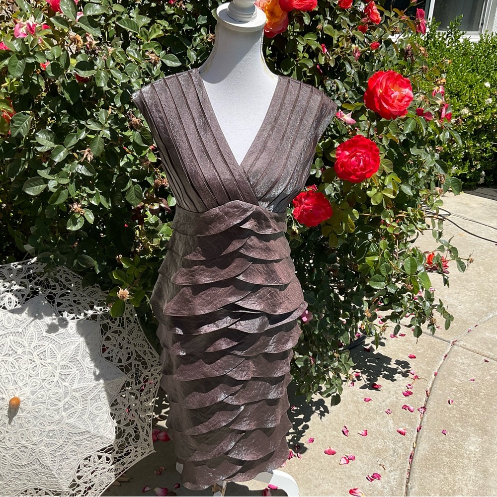 Adrianna Papell Evenings Sz 6 Bronze Tan layered ruffle top skirt Dress suit 🍾